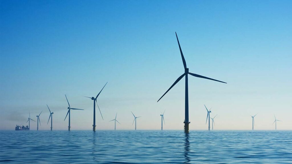 Windkrafträder auf dem Meer